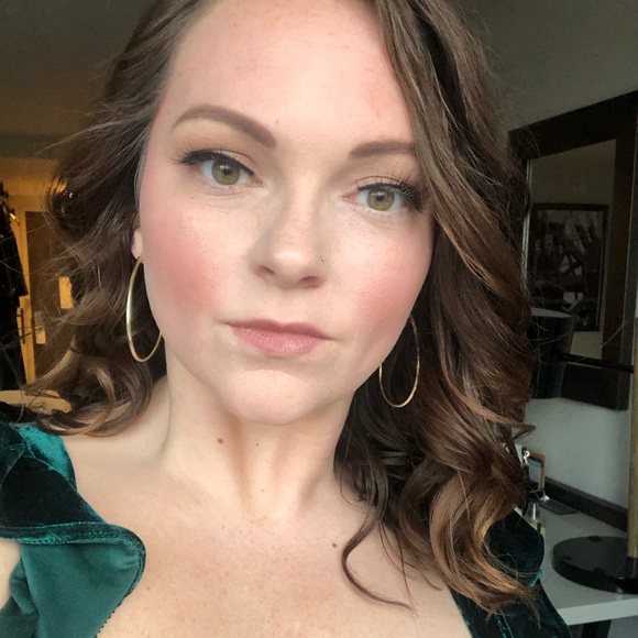 Meet your Posher, Rachel - Picture 1 of 1